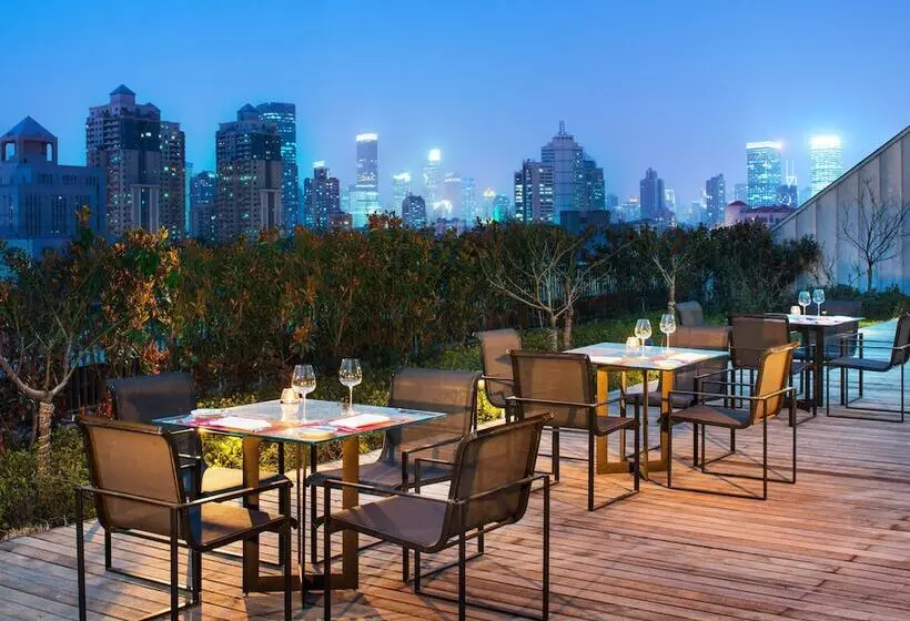 호텔 Hualuxe Shanghai Twelve At Hengshan, An Ihg