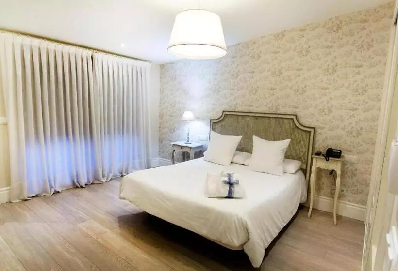 Отель Natura Petit