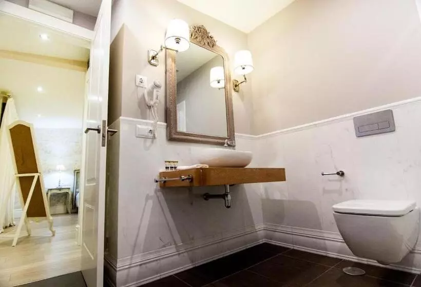 Отель Natura Petit