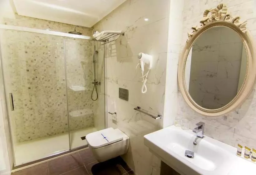 Отель Natura Petit