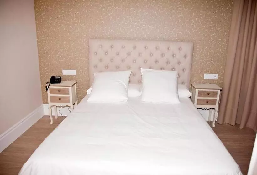 Отель Natura Petit