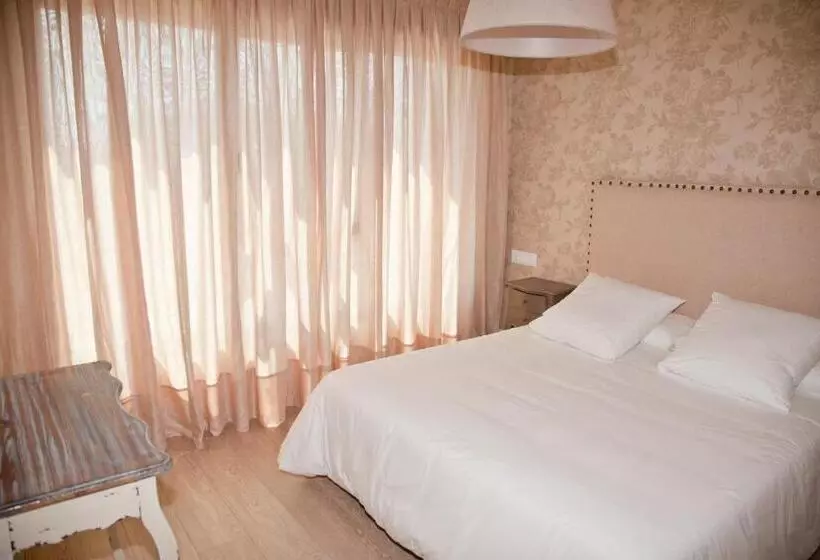 Отель Natura Petit