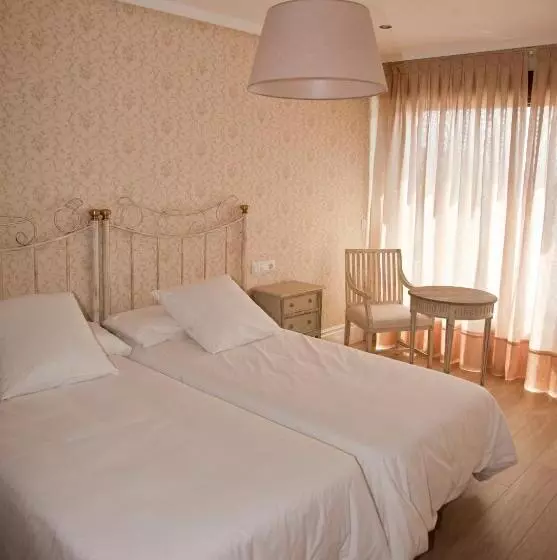 Отель Natura Petit