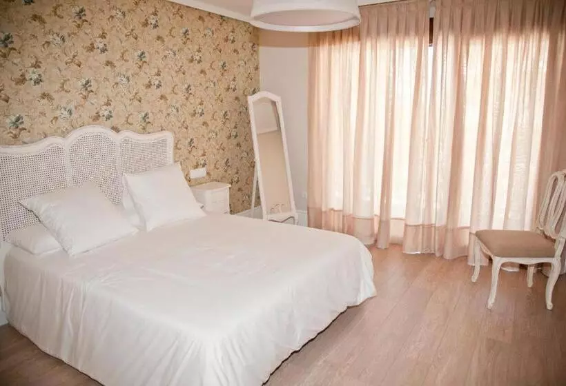 Отель Natura Petit