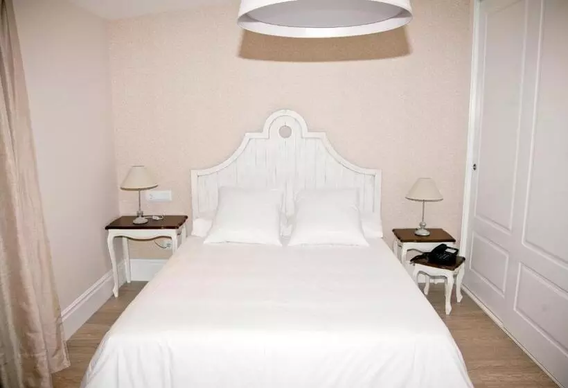 Отель Natura Petit