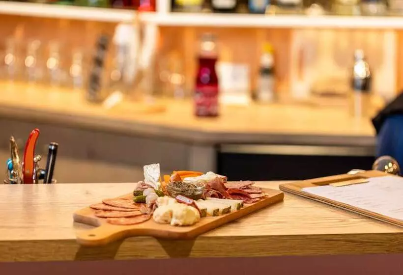 The Originals Boutique Hotel Saint James, Montaigu Vendée, Nantes Sud