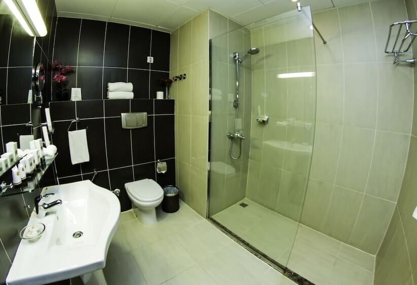 The Royal Riviera Hotel Doha