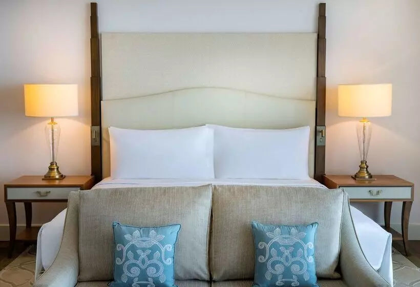 Отель Waldorf Astoria Dubai Palm Jumeirah