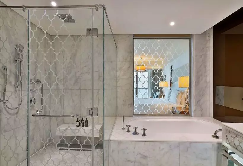 Отель Waldorf Astoria Dubai Palm Jumeirah