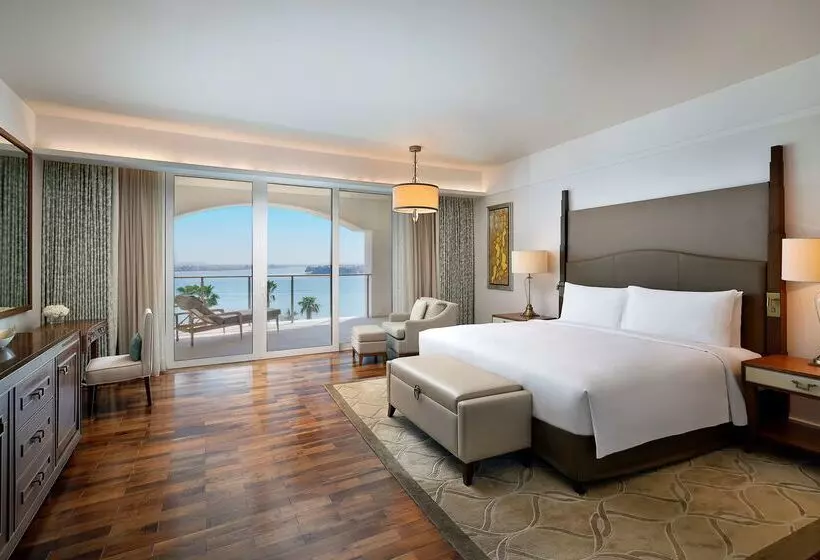 Отель Waldorf Astoria Dubai Palm Jumeirah