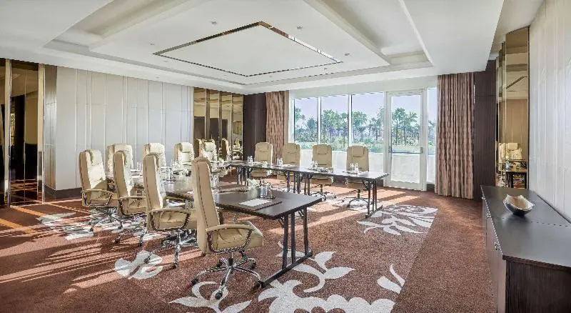 هتل Waldorf Astoria Dubai Palm Jumeirah