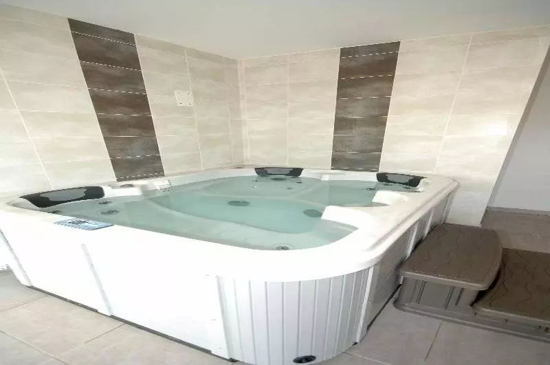 住所  Vacanceole  Les Demeures Torrellanes  Saintcyprien