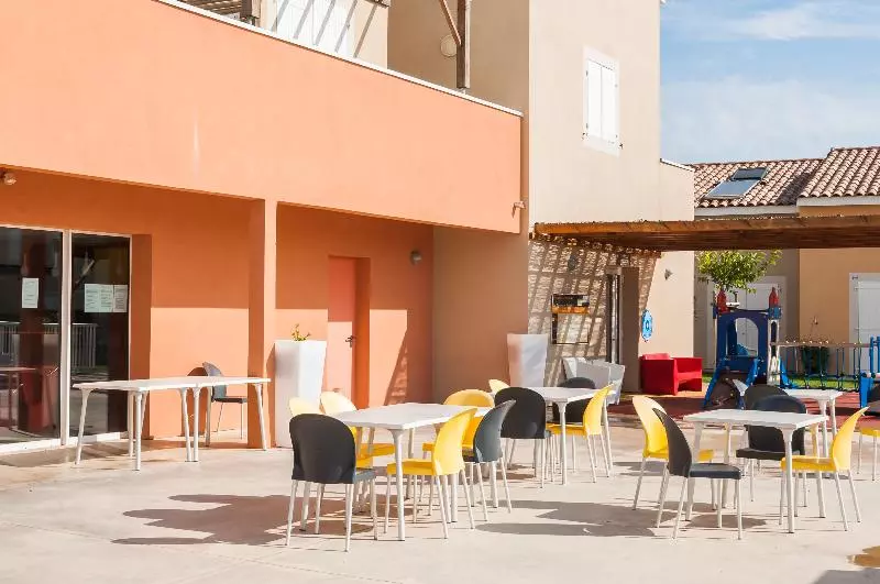 住所  Vacanceole  Les Demeures Torrellanes  Saintcyprien