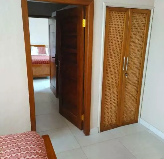 هتل Cole Street Guesthouse