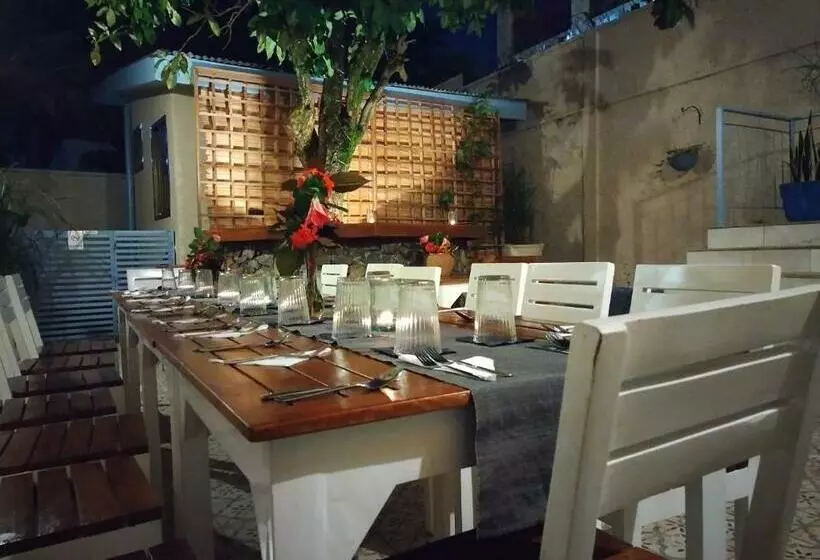 هتل Cole Street Guesthouse
