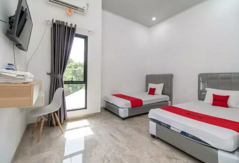 Hotelli Reddoorz Near Tugu Coklat Pesawaran Lampung