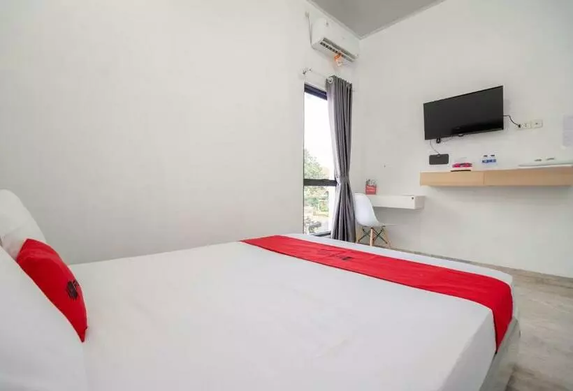 Hotelli Reddoorz Near Tugu Coklat Pesawaran Lampung