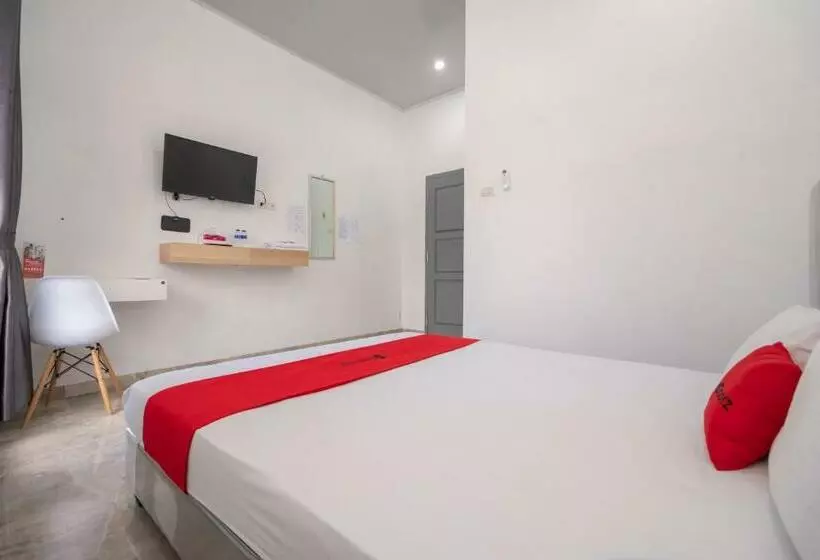 Hotelli Reddoorz Near Tugu Coklat Pesawaran Lampung