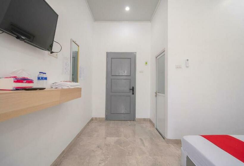 호텔 Reddoorz Near Tugu Coklat Pesawaran Lampung