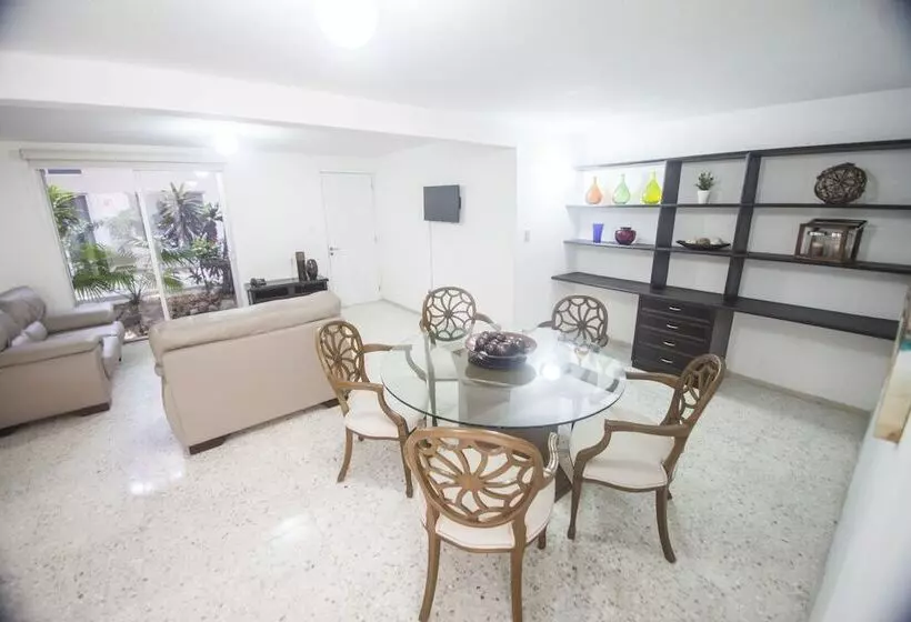 هتل Suites La Fragua