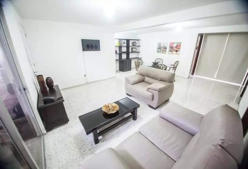 هتل Suites La Fragua