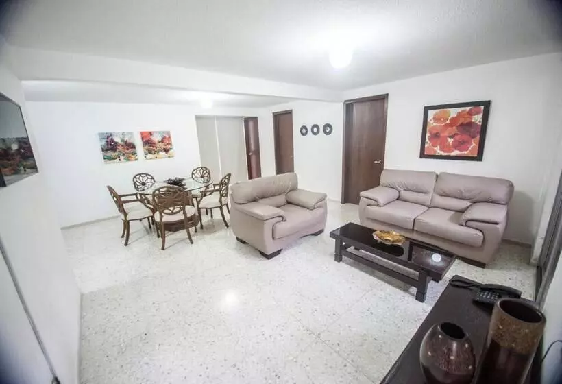 هتل Suites La Fragua