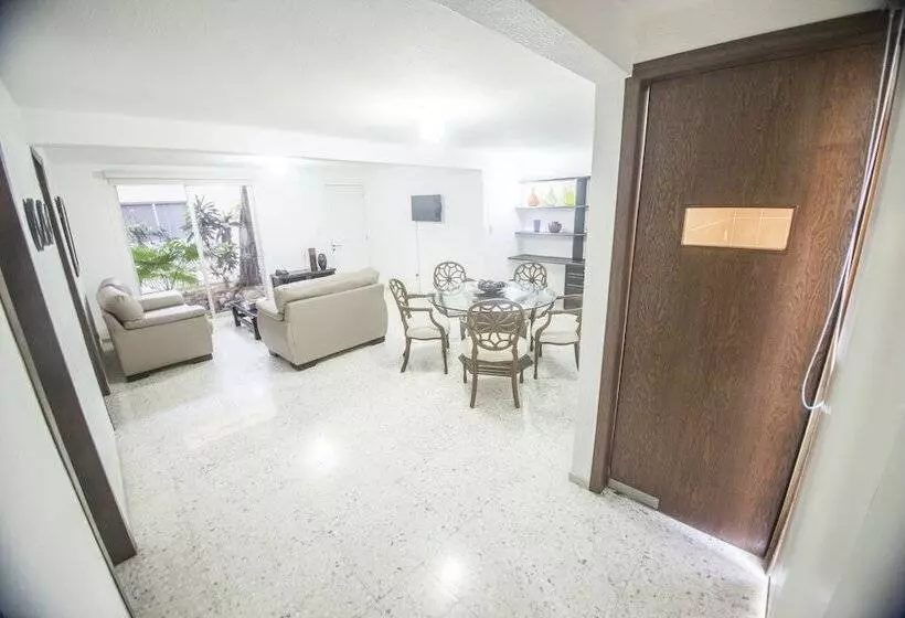 هتل Suites La Fragua