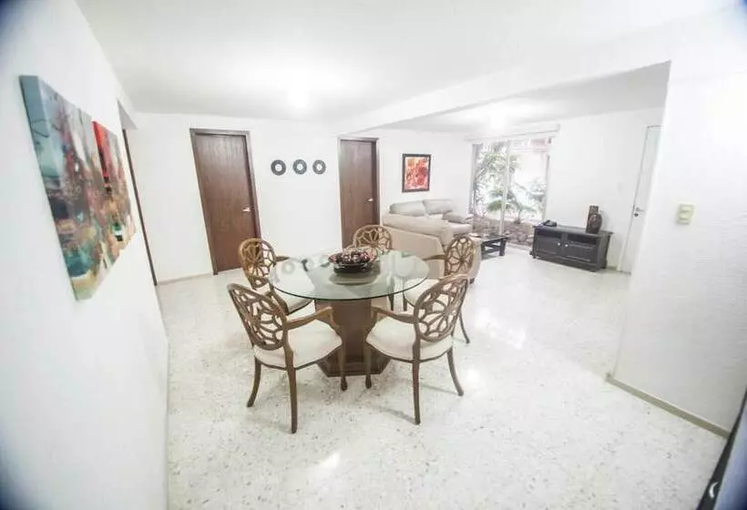 هتل Suites La Fragua