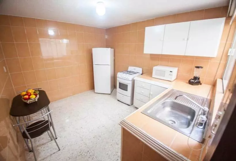 هتل Suites La Fragua