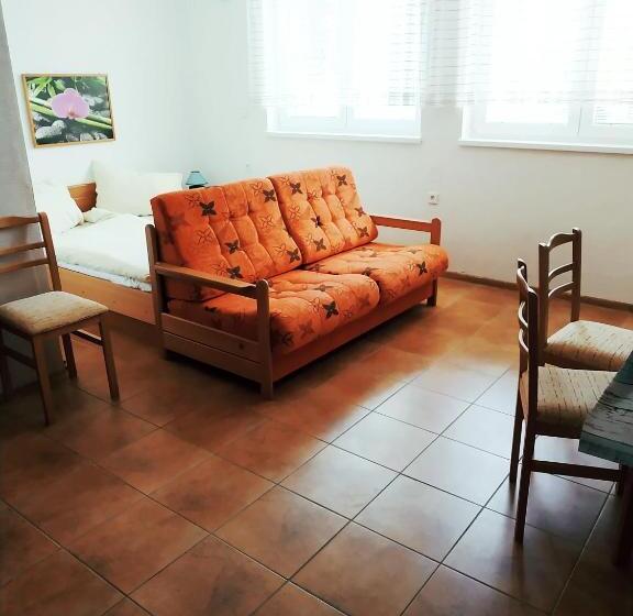 ペンション Pod Hradem Cornštejn