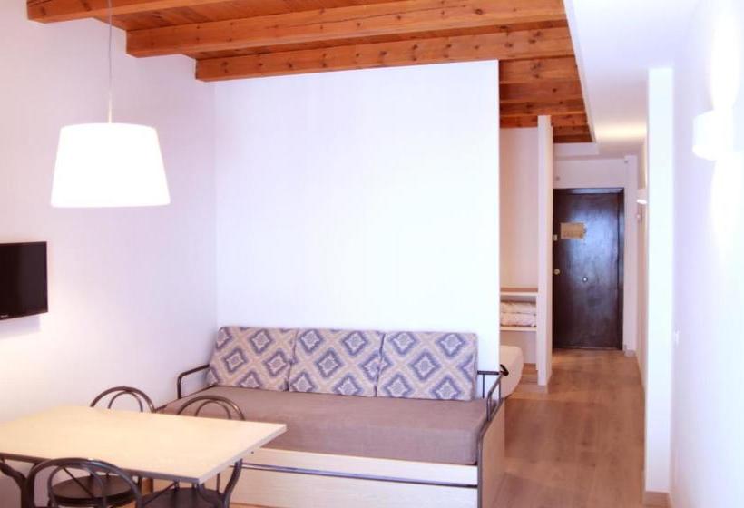 Outdoor Apartaments Spot