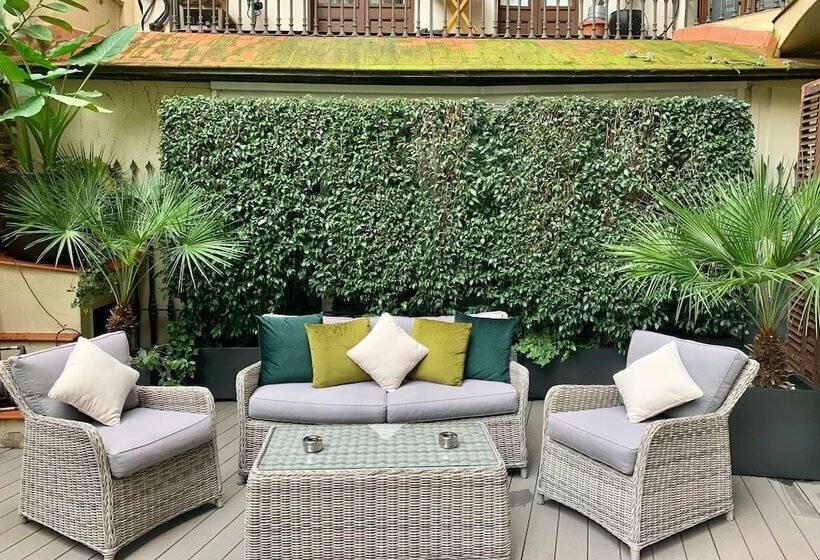 تختخواب و صبحانه Anba Boutique