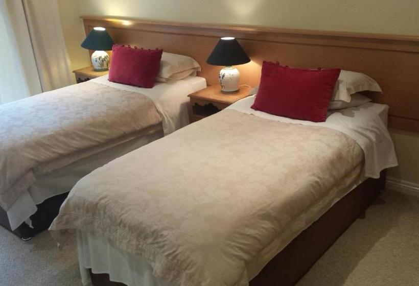 צימר Lakeland Midsummer Lakehouse