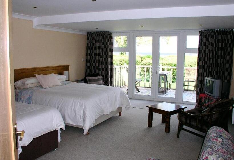 צימר Lakeland Midsummer Lakehouse