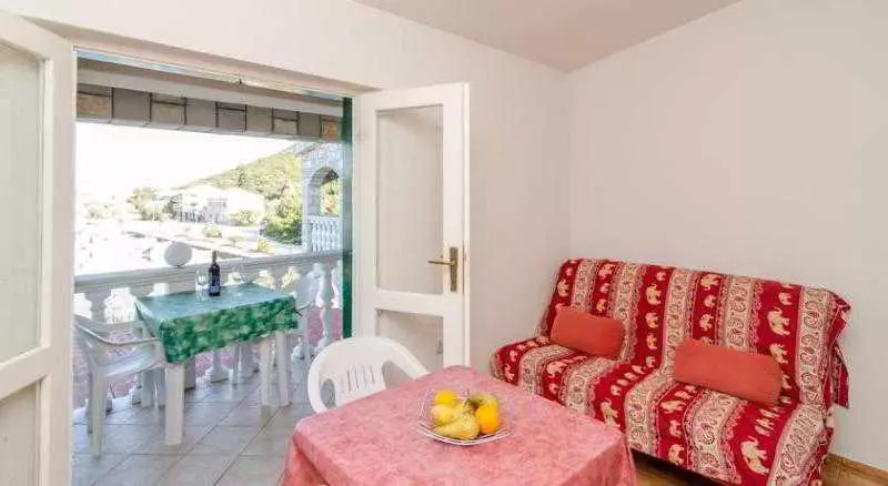 Отель Apartments Bozovic