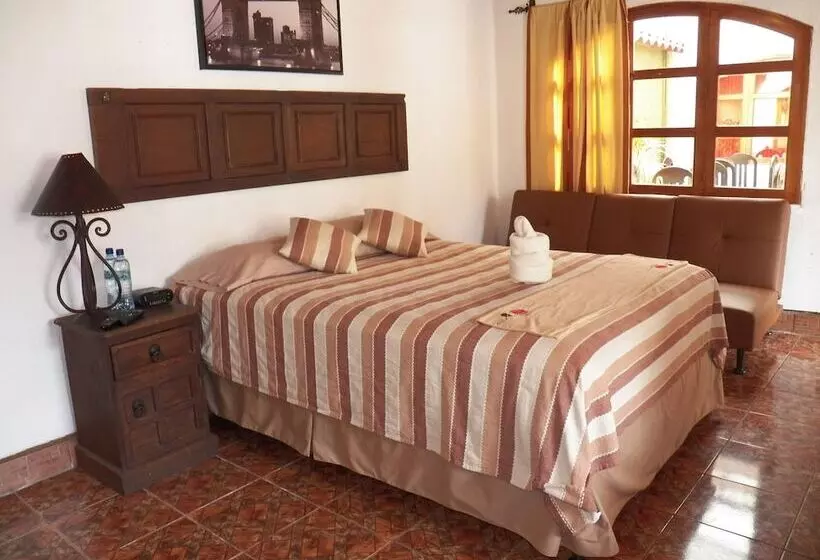 هتل Ciudad Condal