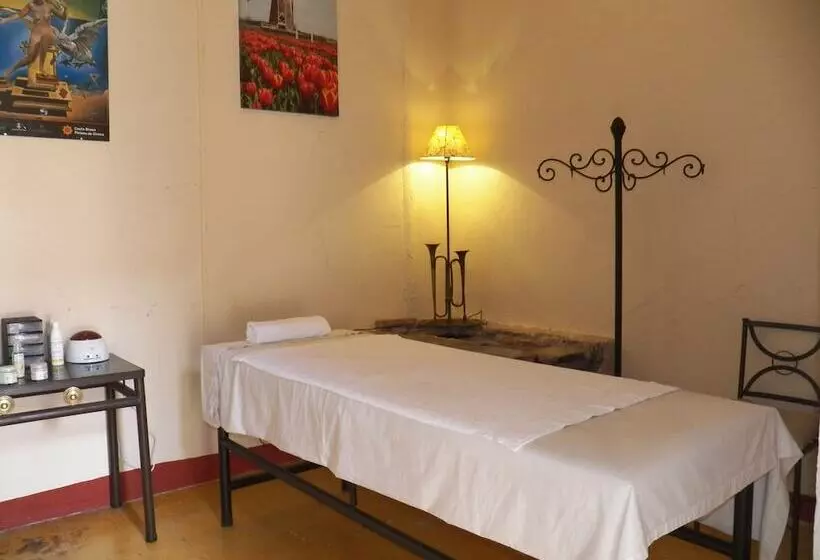 هتل Ciudad Condal