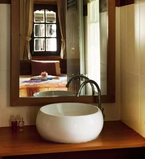 Отель Dewshore Resort