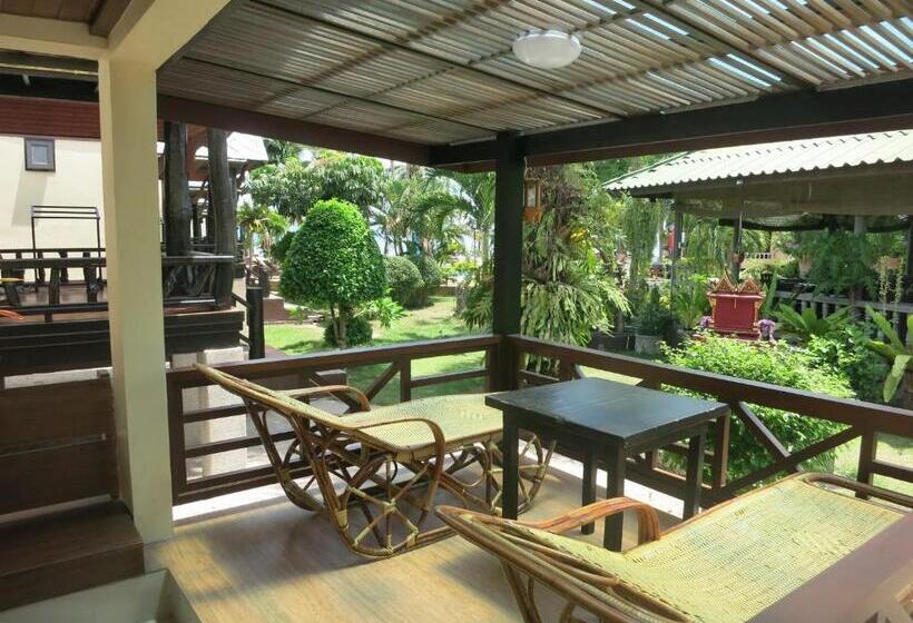 ホテル Dewshore Resort