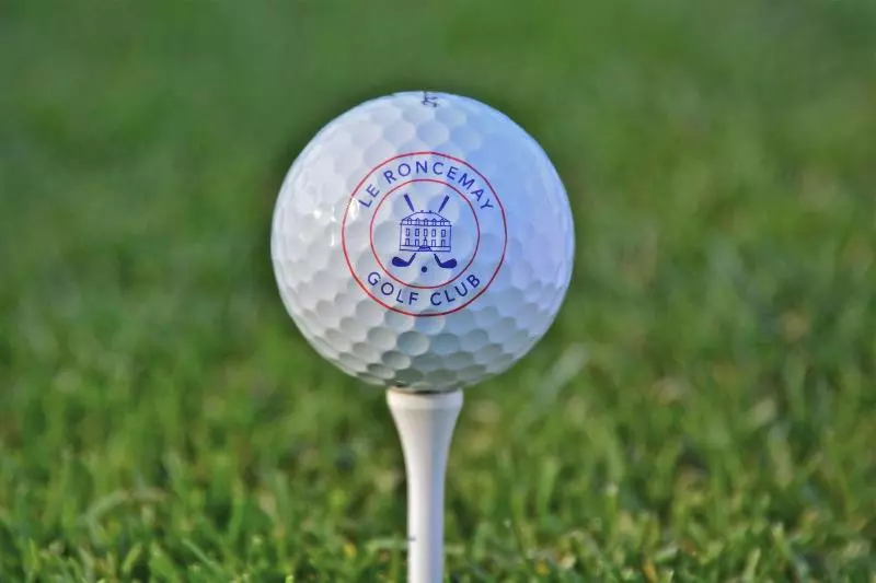هتل Domaine Et Golf Du Roncemay