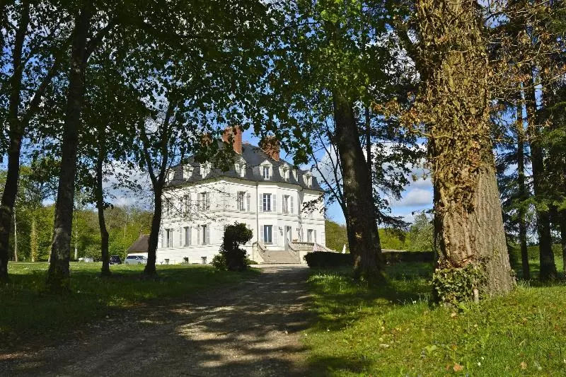 هتل Domaine Et Golf Du Roncemay