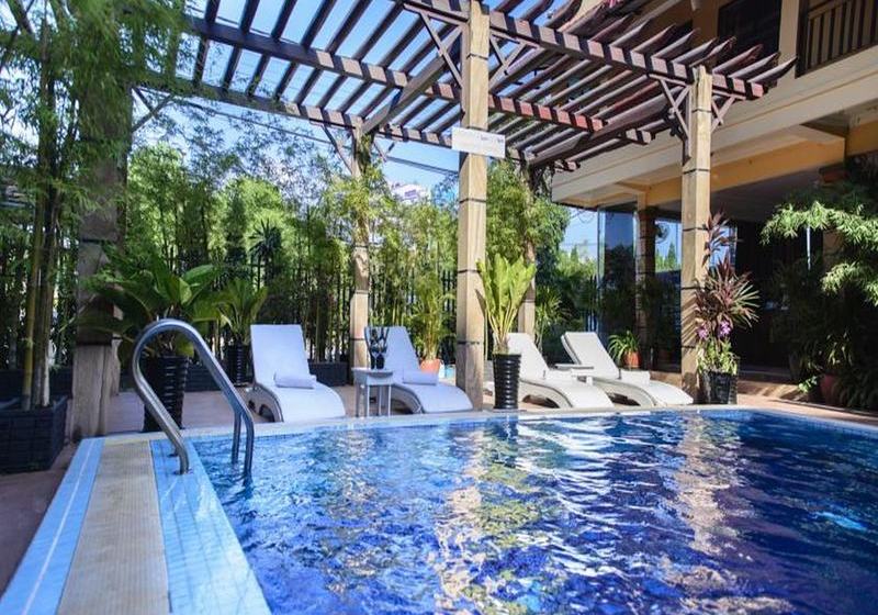 בית מלון כפרי Grand Sihanouk Ville