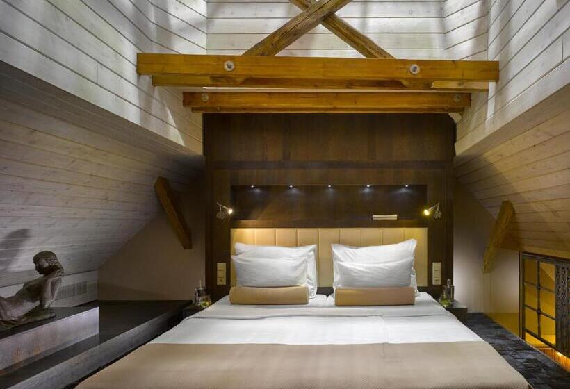 Grandezza Hotel Luxury Palace