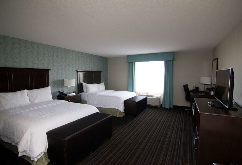 هتل Hampton Inn & Suites By Hilton St. John S Airport