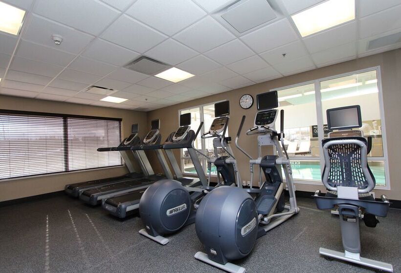 هتل Hampton Inn & Suites By Hilton St. John S Airport