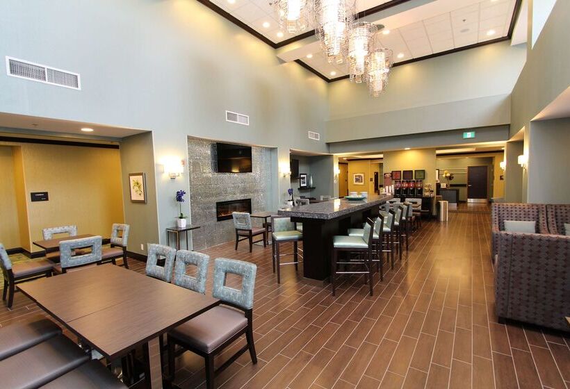 هتل Hampton Inn & Suites By Hilton St. John S Airport