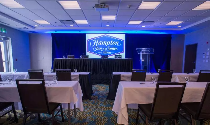 هتل Hampton Inn & Suites By Hilton St. John S Airport
