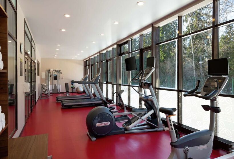 בית מלון כפרי Hilton Garden Inn Moscow New Riga