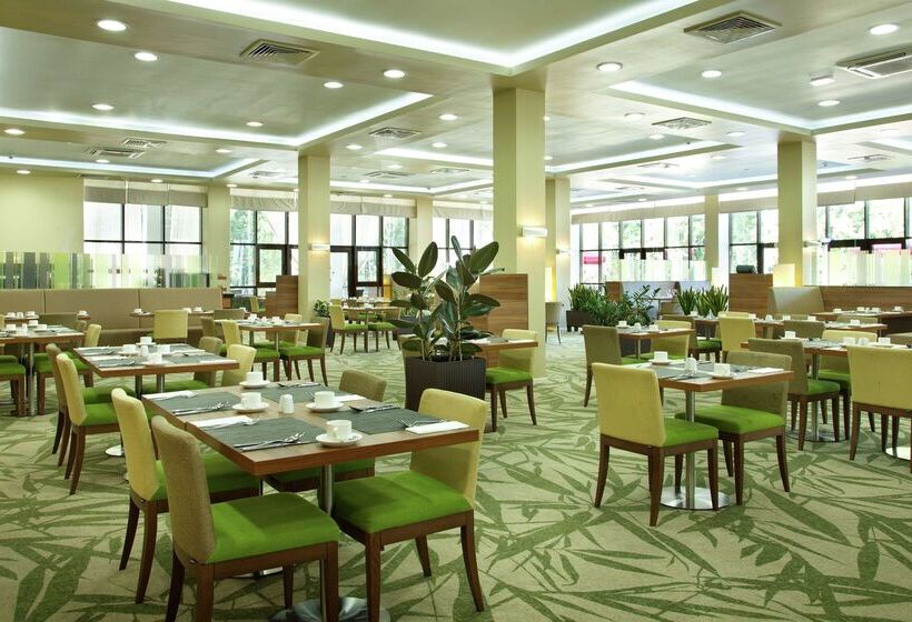 בית מלון כפרי Hilton Garden Inn Moscow New Riga