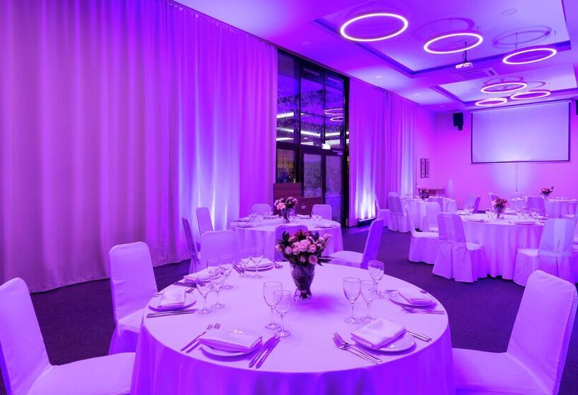 בית מלון כפרי Hilton Garden Inn Moscow New Riga